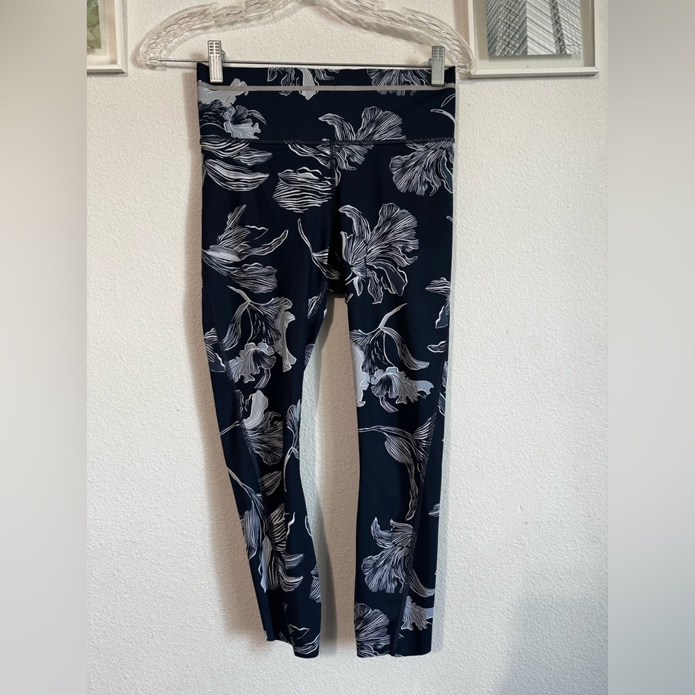 Athleta Floral Sonic Capri leggings - Picture 2 of 10